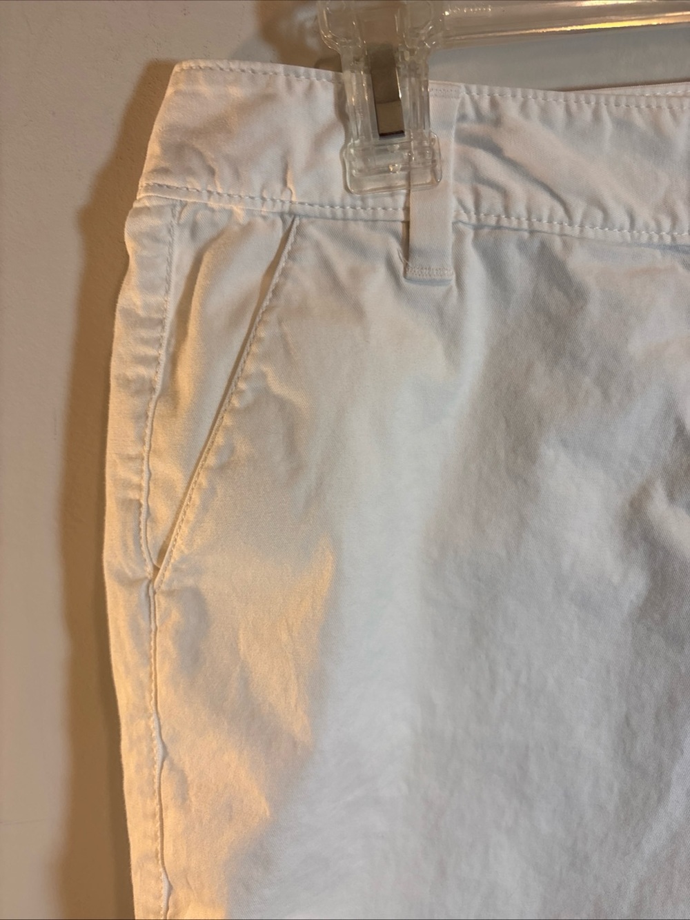 Ann Taylor Classic Women's White Cotton Bermuda Shorts. 726 - Picture 4 of 9